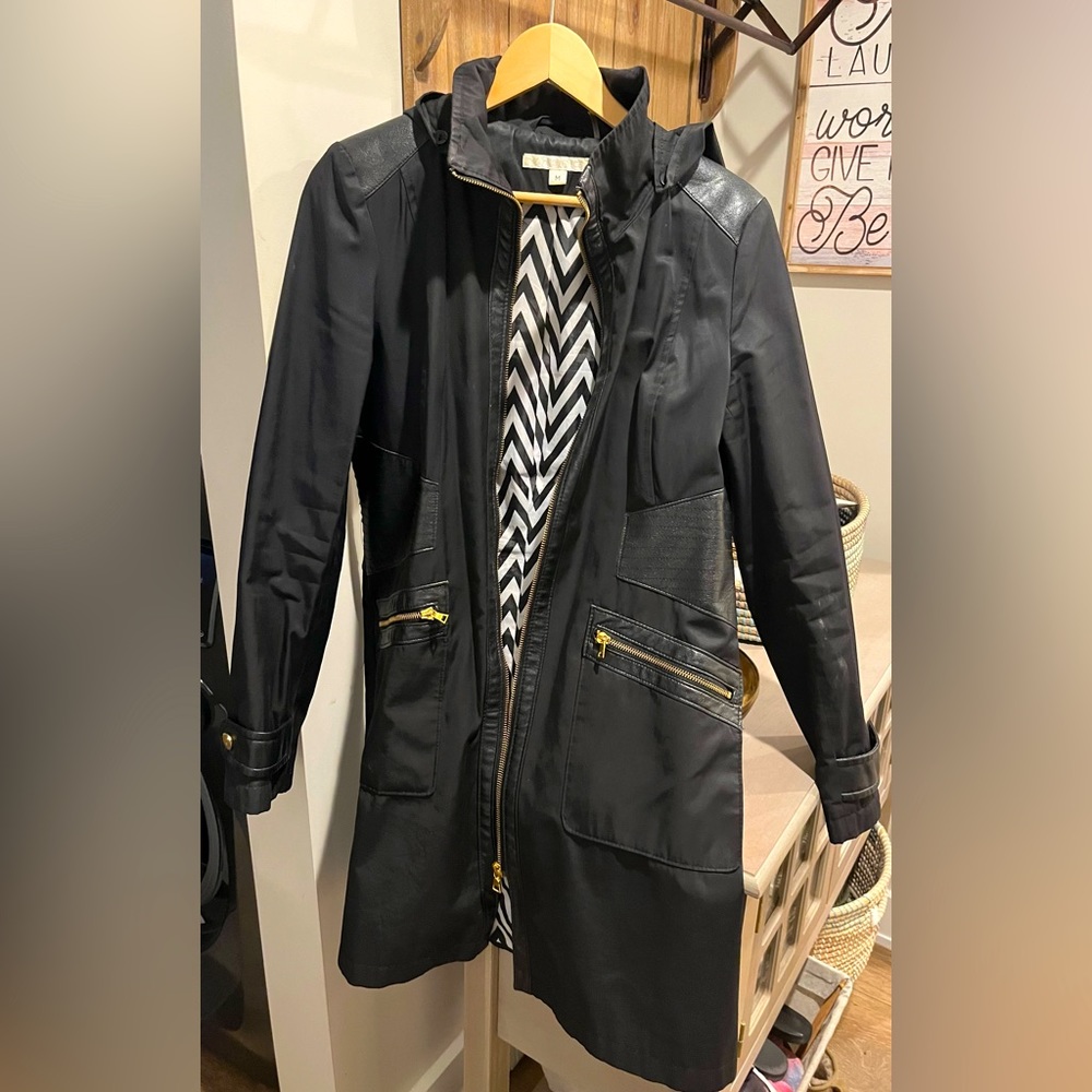 Via Spiga women’s hooded raincoat